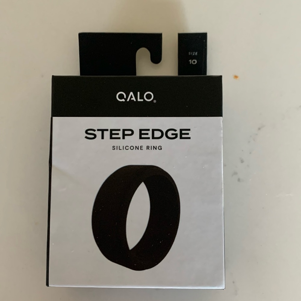 Qalo men’s ring